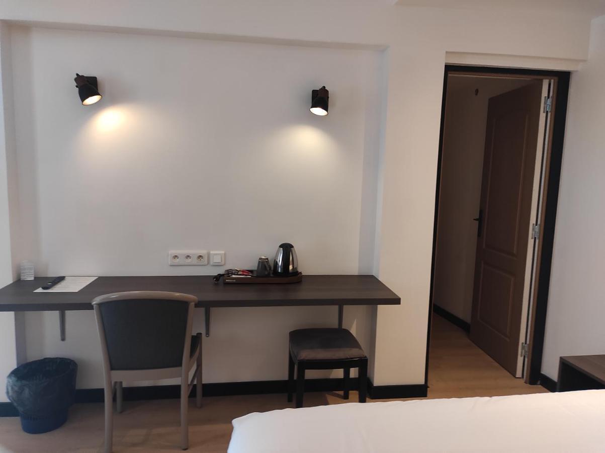 Modern'Hotel Valenciennes Exteriör bild